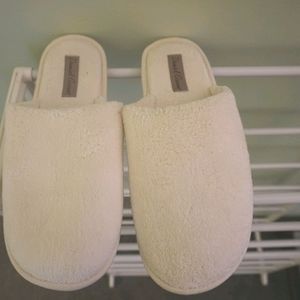 Daniel Green white slippers
